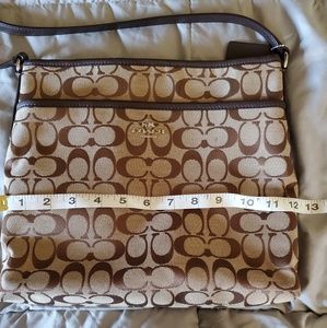 Beautiful signature Coach crossbody bag